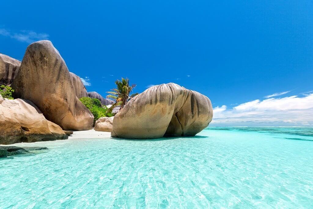 <a href="/category/destinations/travel-guides/country/seychelles/" target="_blank">Seychelles</a> 